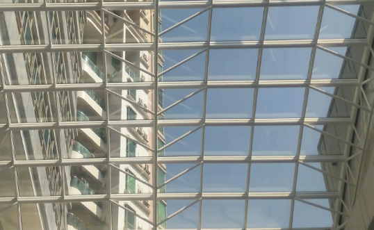 想做玻璃钢雨棚，怎么选择合适的厂家？