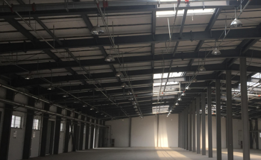 搭建2000平方的钢结构厂房，如何控制好成本？